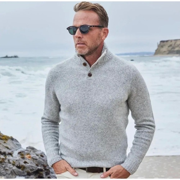 Collars & Co. Other - Collars & Co Mens Size XL Balmoral Three Button Wool Blend Sweater Gray NEW